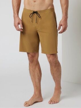 Vuori Knox Board Shorts in Bronze NWT